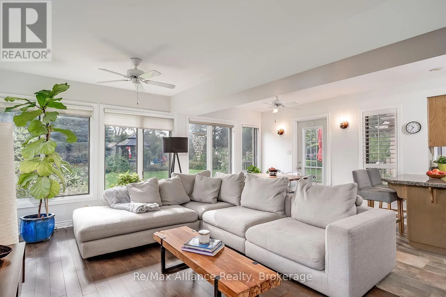 31 MEANDER CLOSE