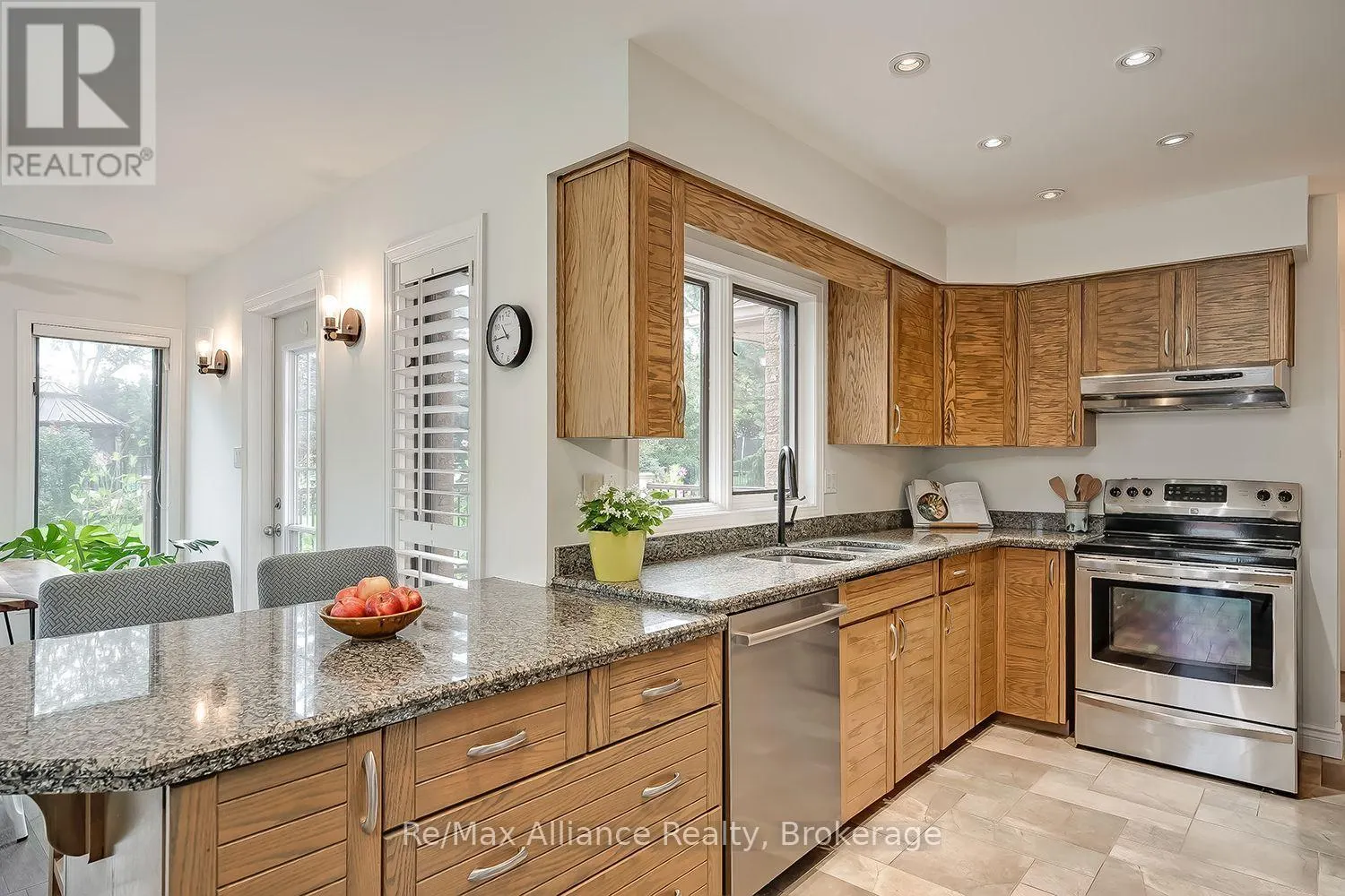 31 MEANDER CLOSE