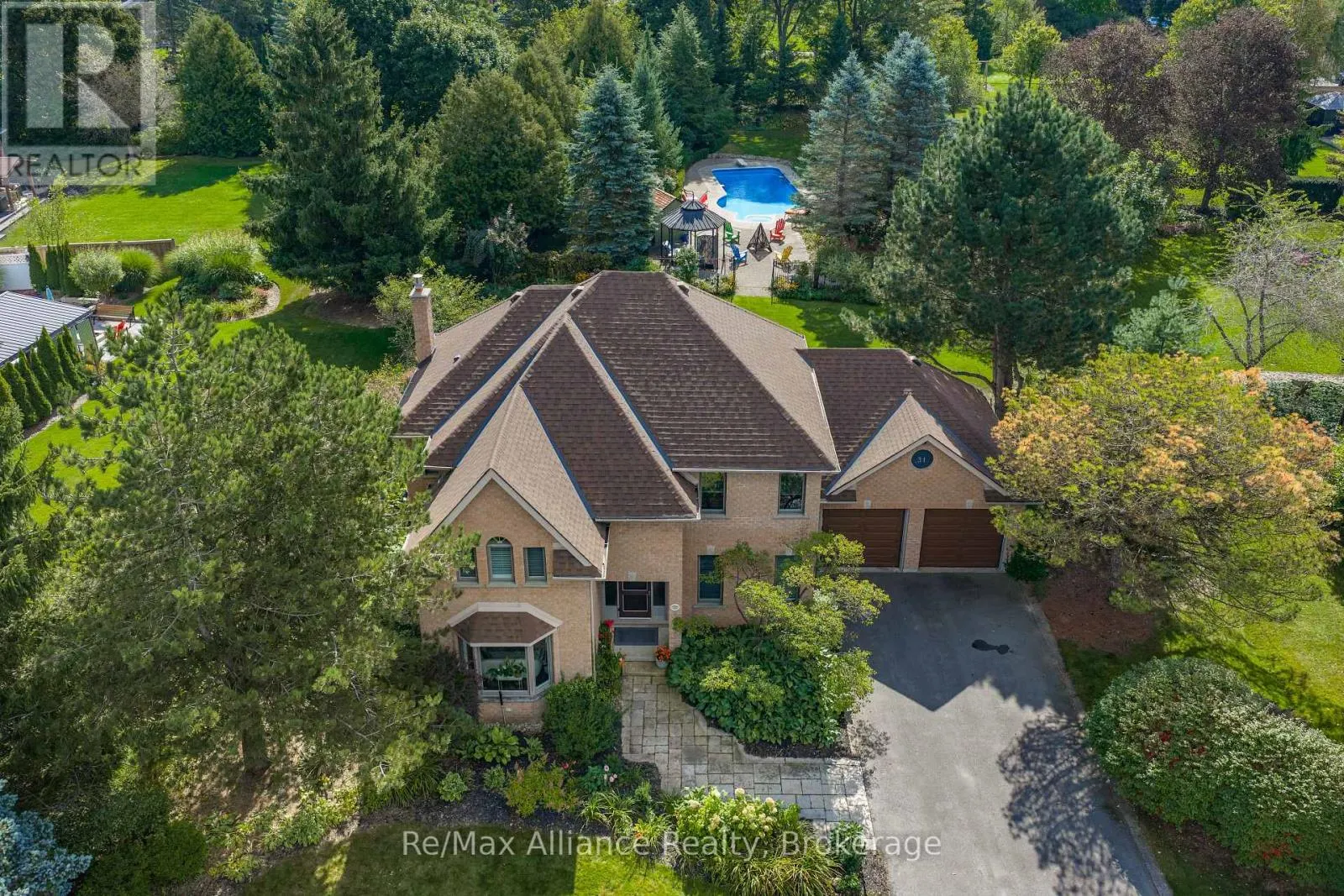 31 MEANDER CLOSE