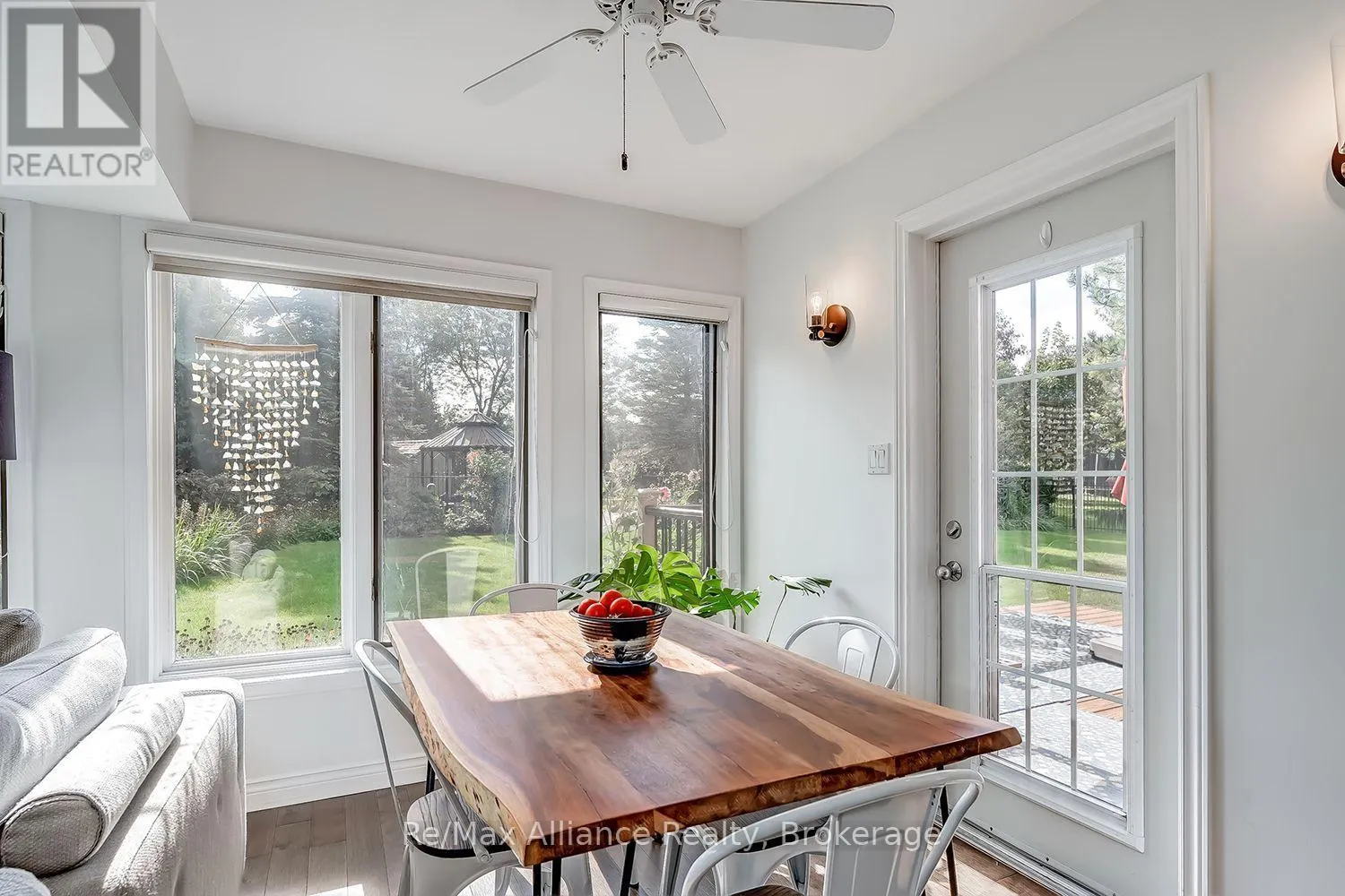 31 MEANDER CLOSE