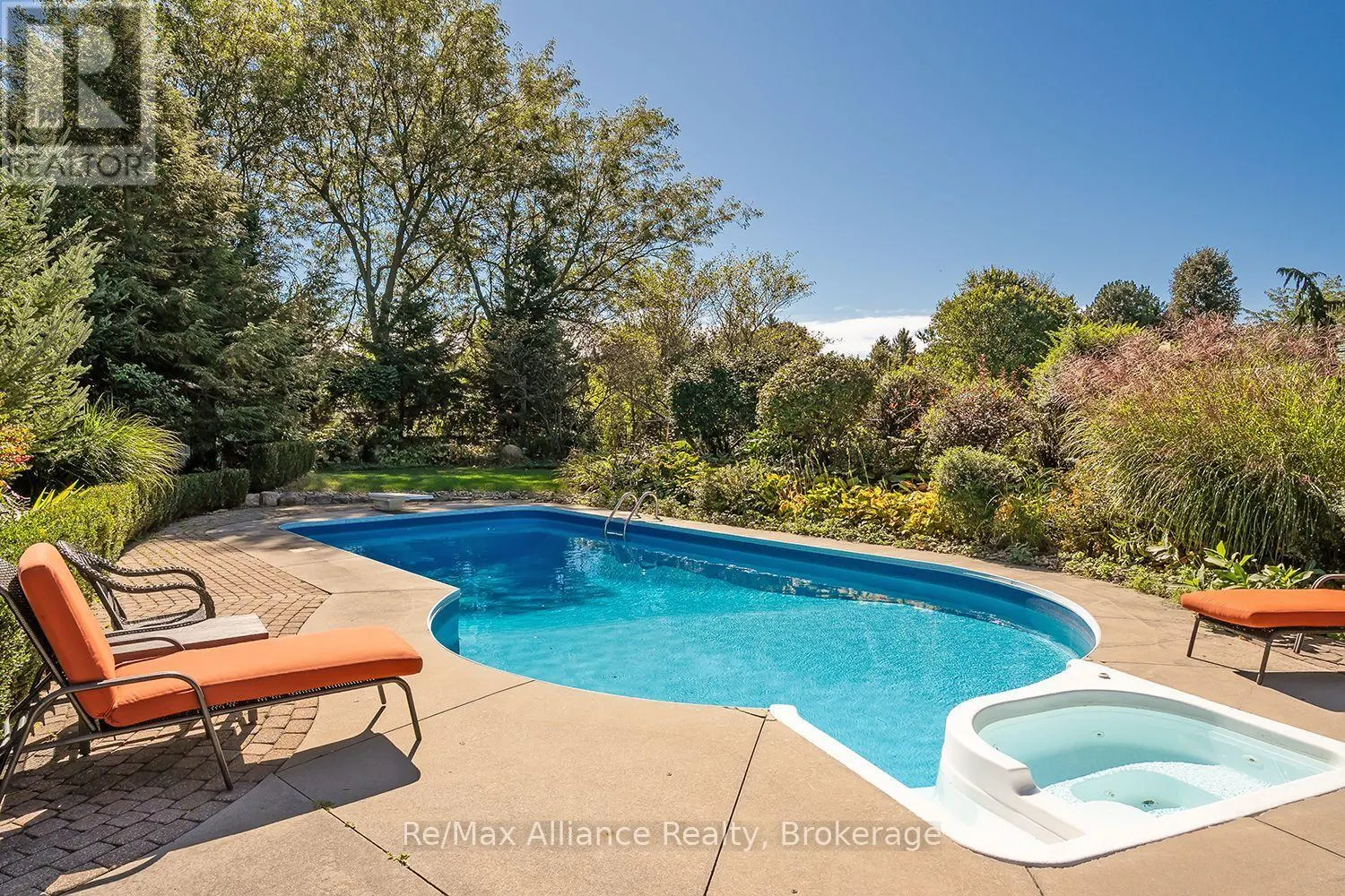31 MEANDER CLOSE