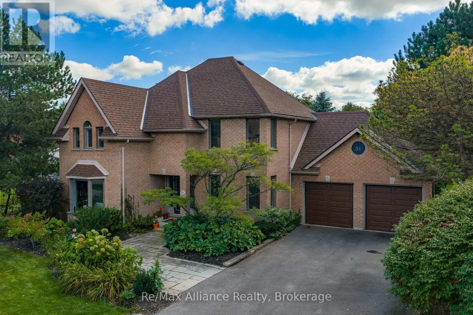 31 MEANDER CLOSE