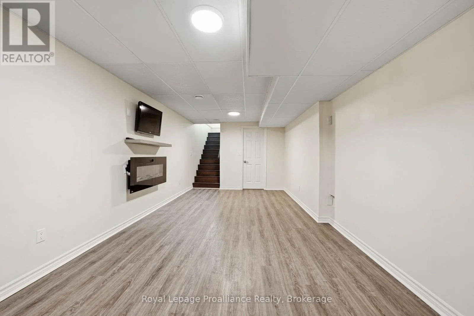 17 ALDER COURT