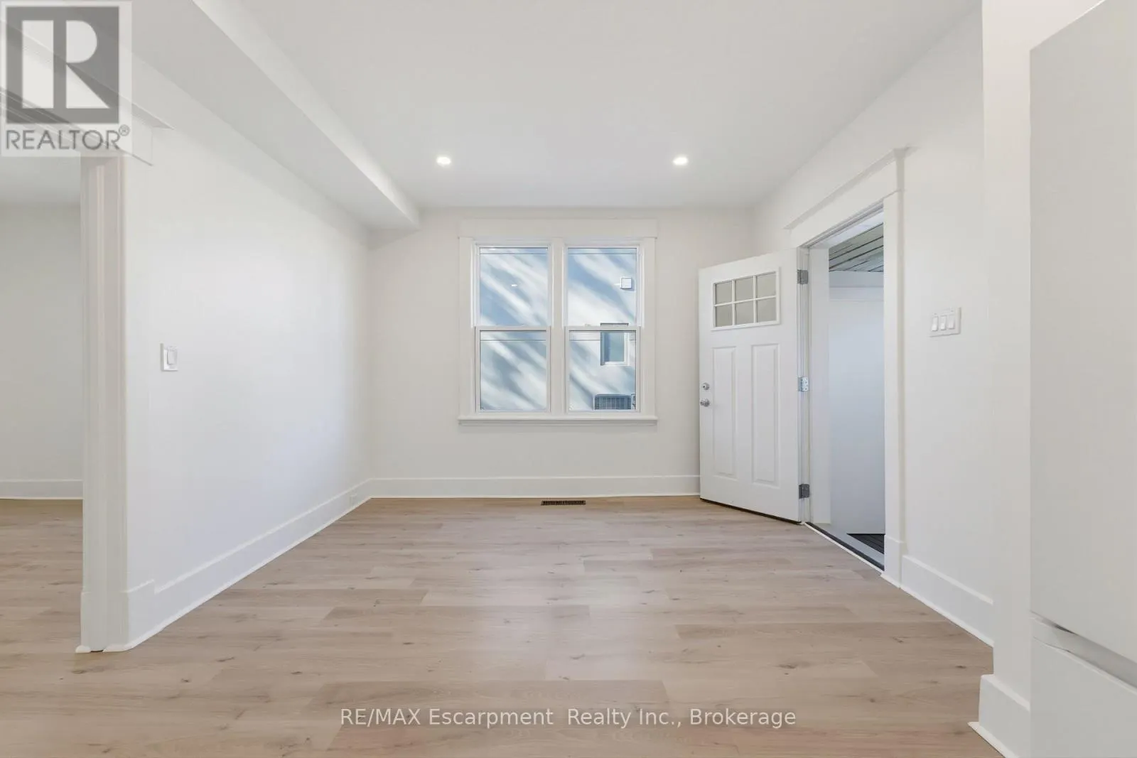 #1 - 11 CHARLES STREET ##1