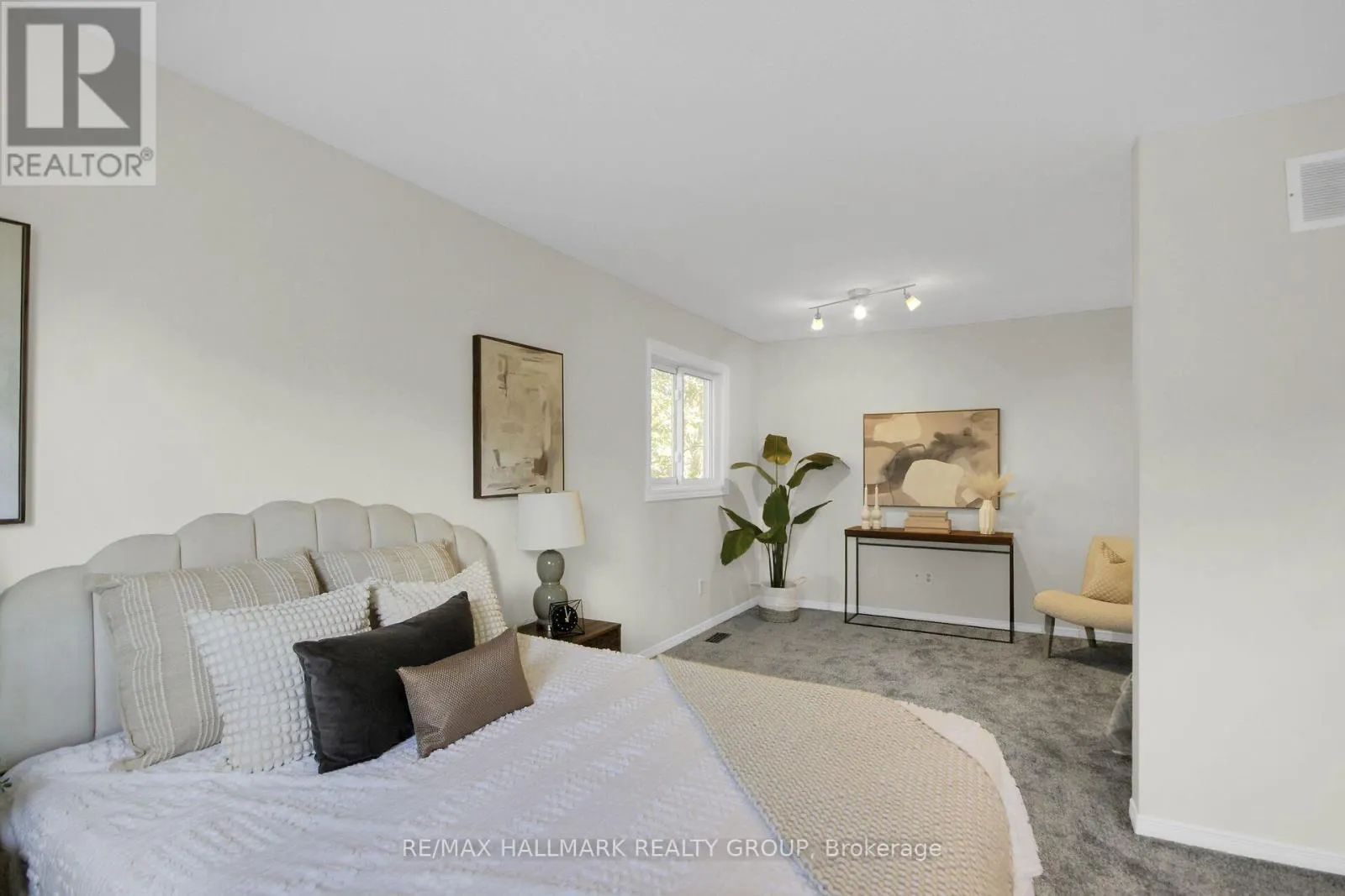 57 ASHPARK CRESCENT