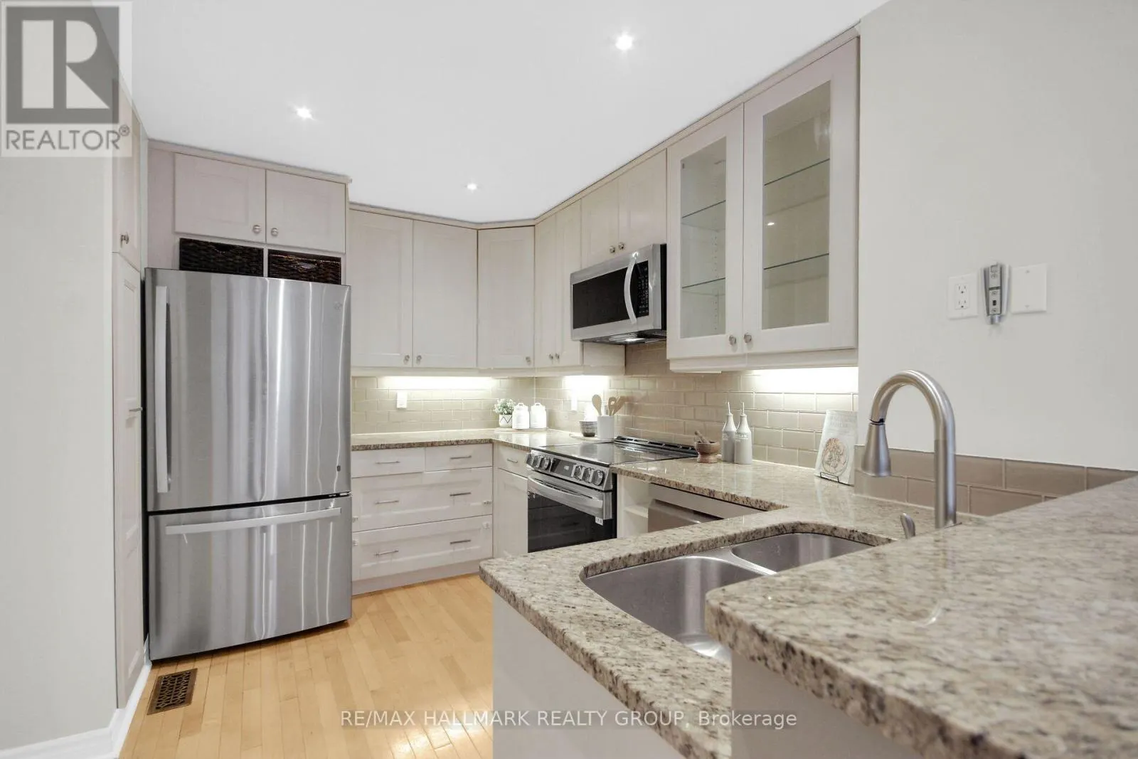 57 ASHPARK CRESCENT