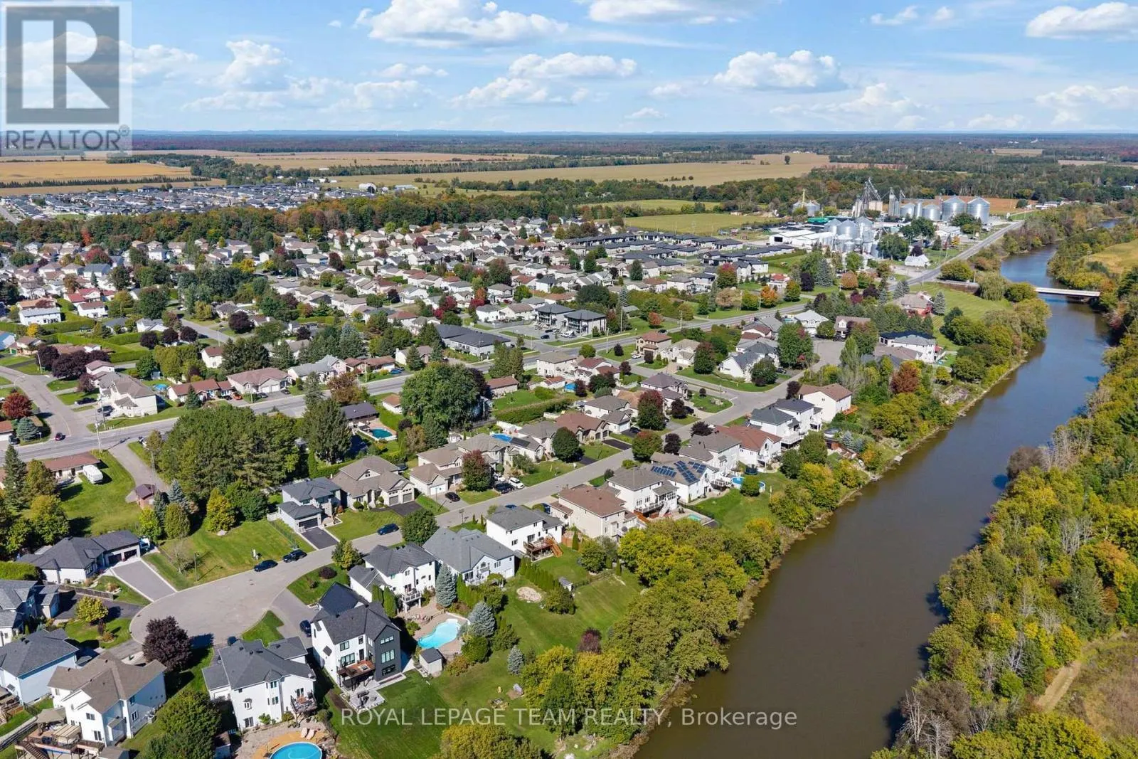 60 DE LA RIVE DRIVE