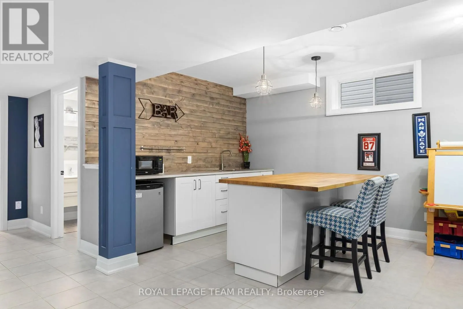 60 DE LA RIVE DRIVE
