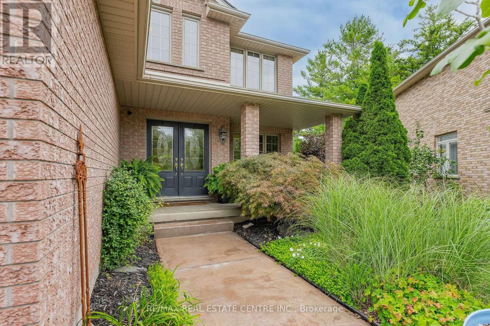 52 ARCHWOOD CRESCENT