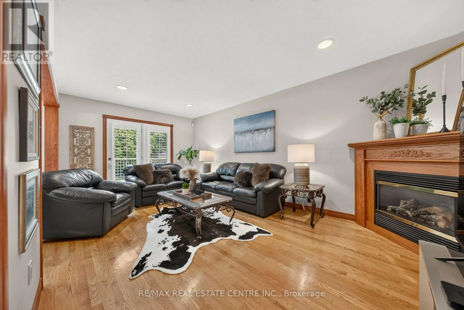 52 ARCHWOOD CRESCENT
