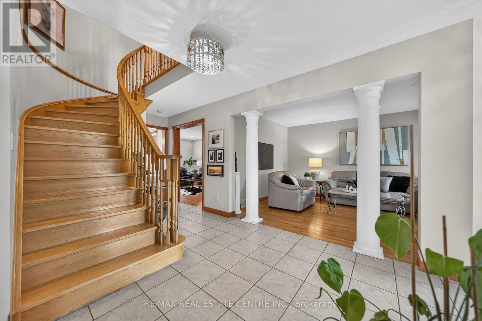 52 ARCHWOOD CRESCENT