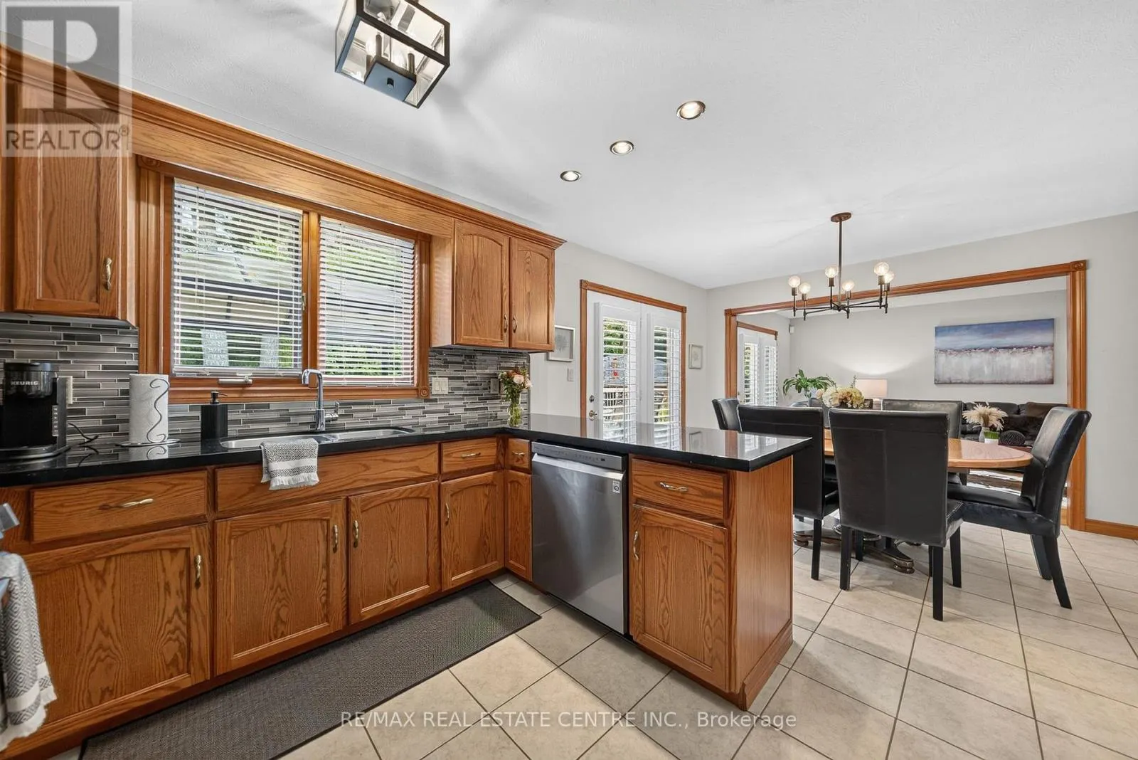 52 ARCHWOOD CRESCENT