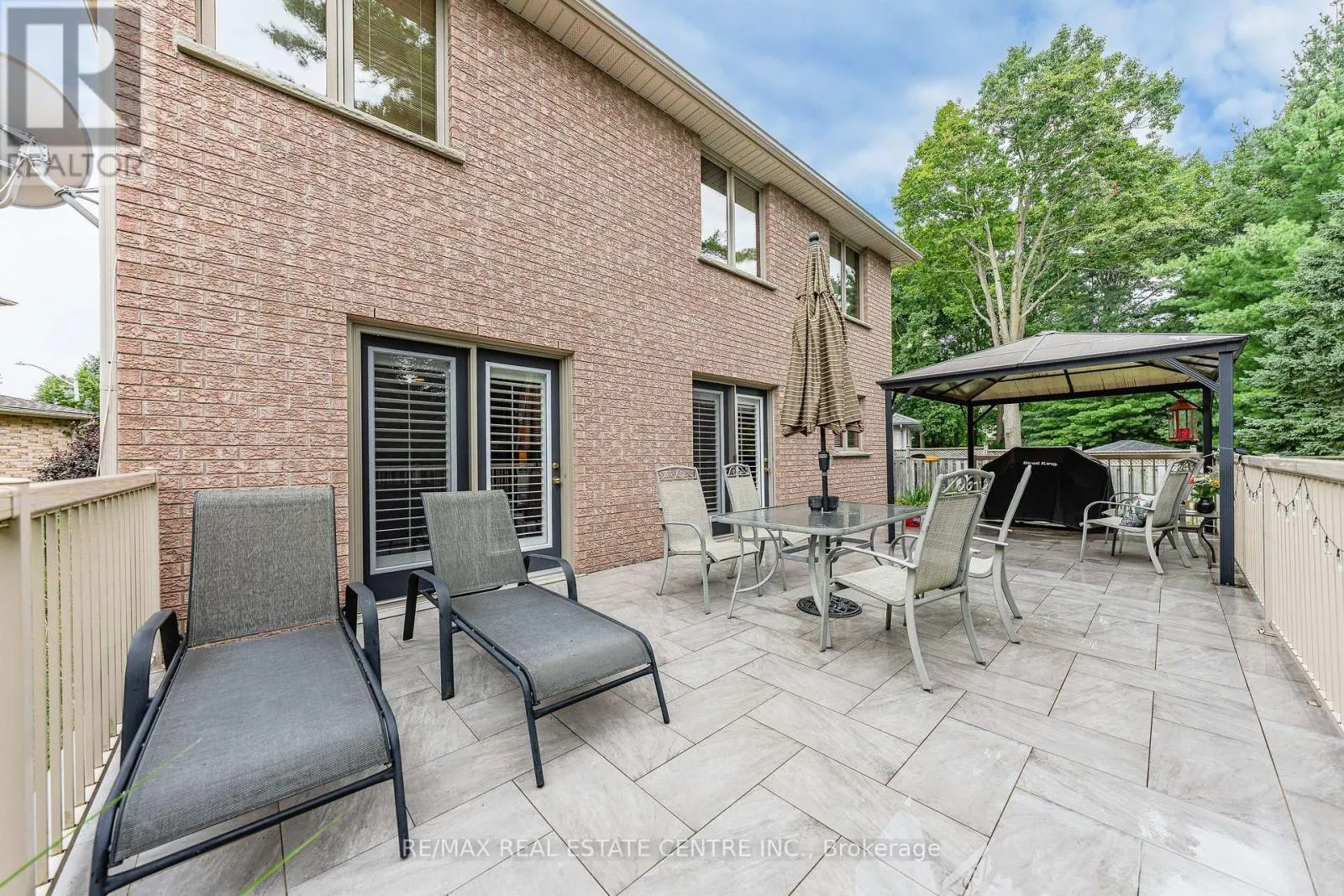 52 ARCHWOOD CRESCENT