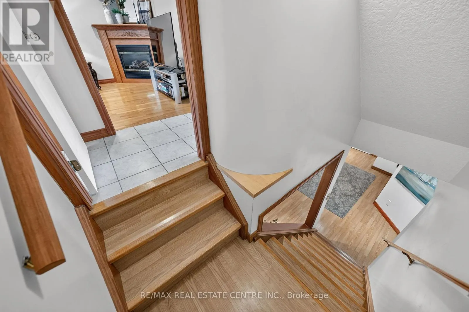 52 ARCHWOOD CRESCENT