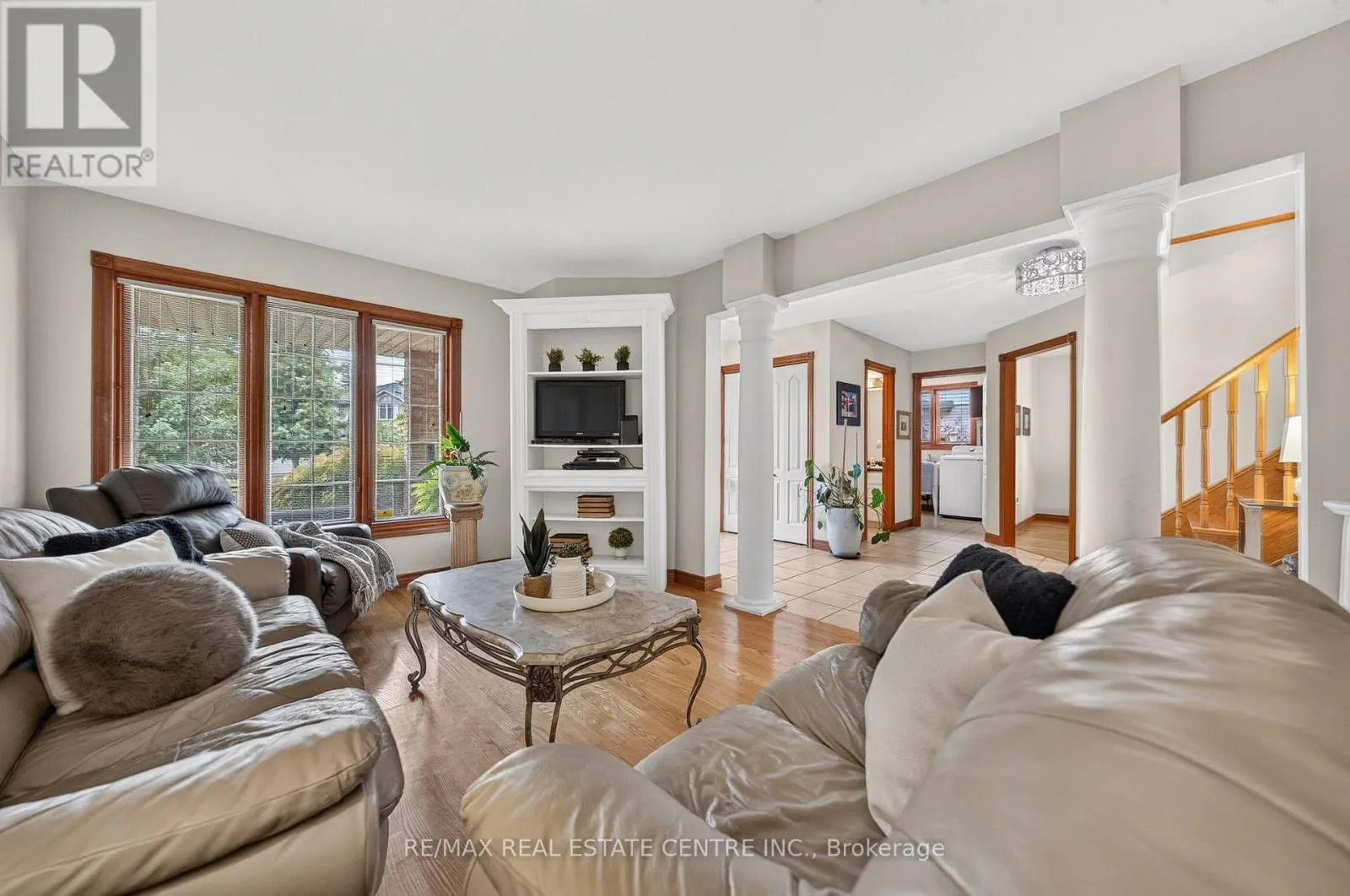 52 ARCHWOOD CRESCENT