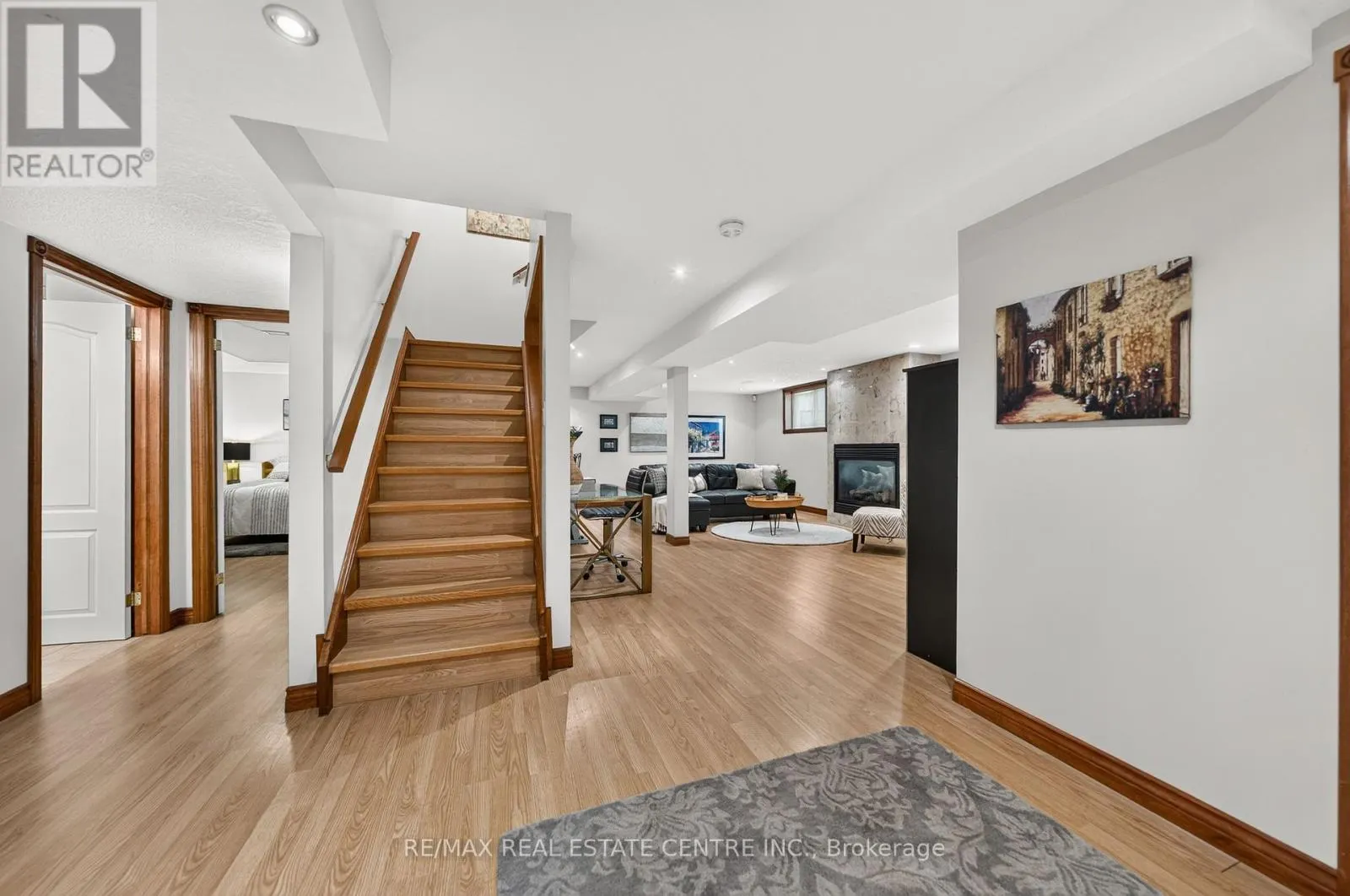 52 ARCHWOOD CRESCENT