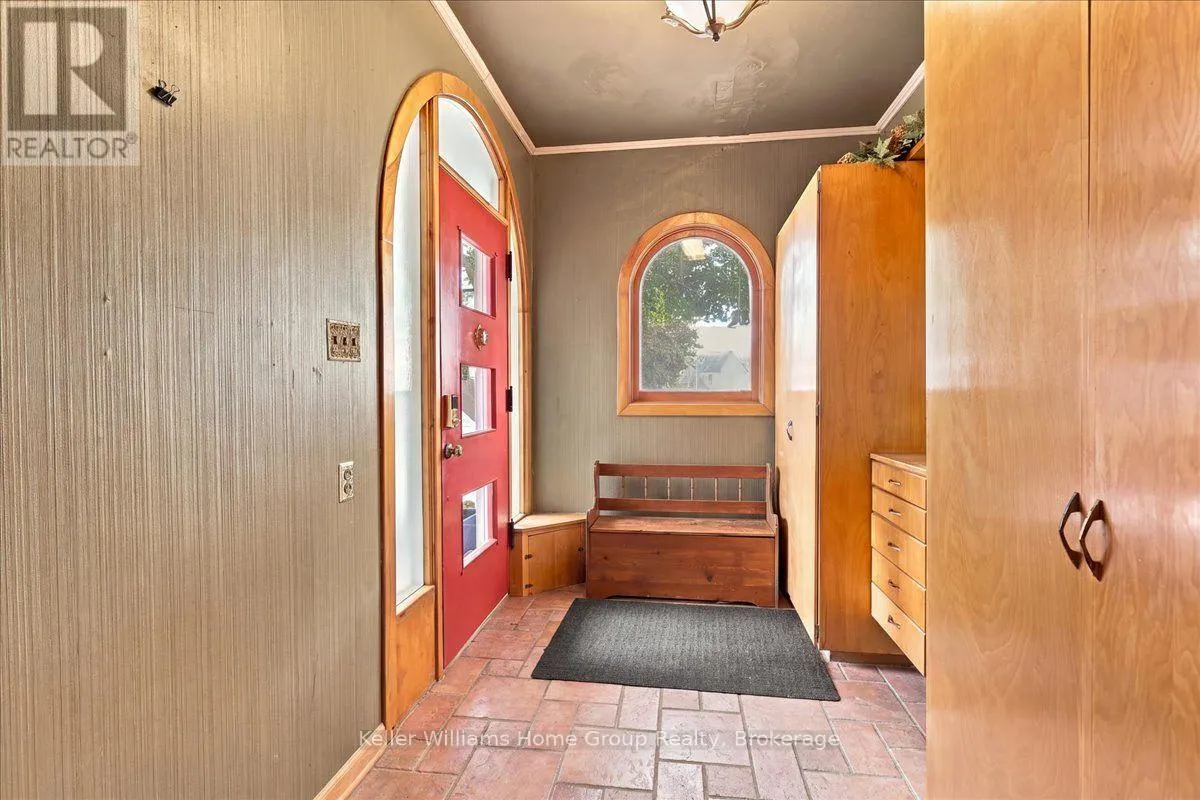 401 LAUREL STREET