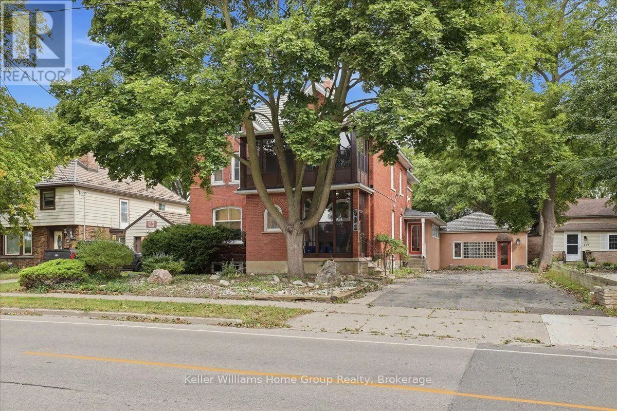 401 LAUREL STREET