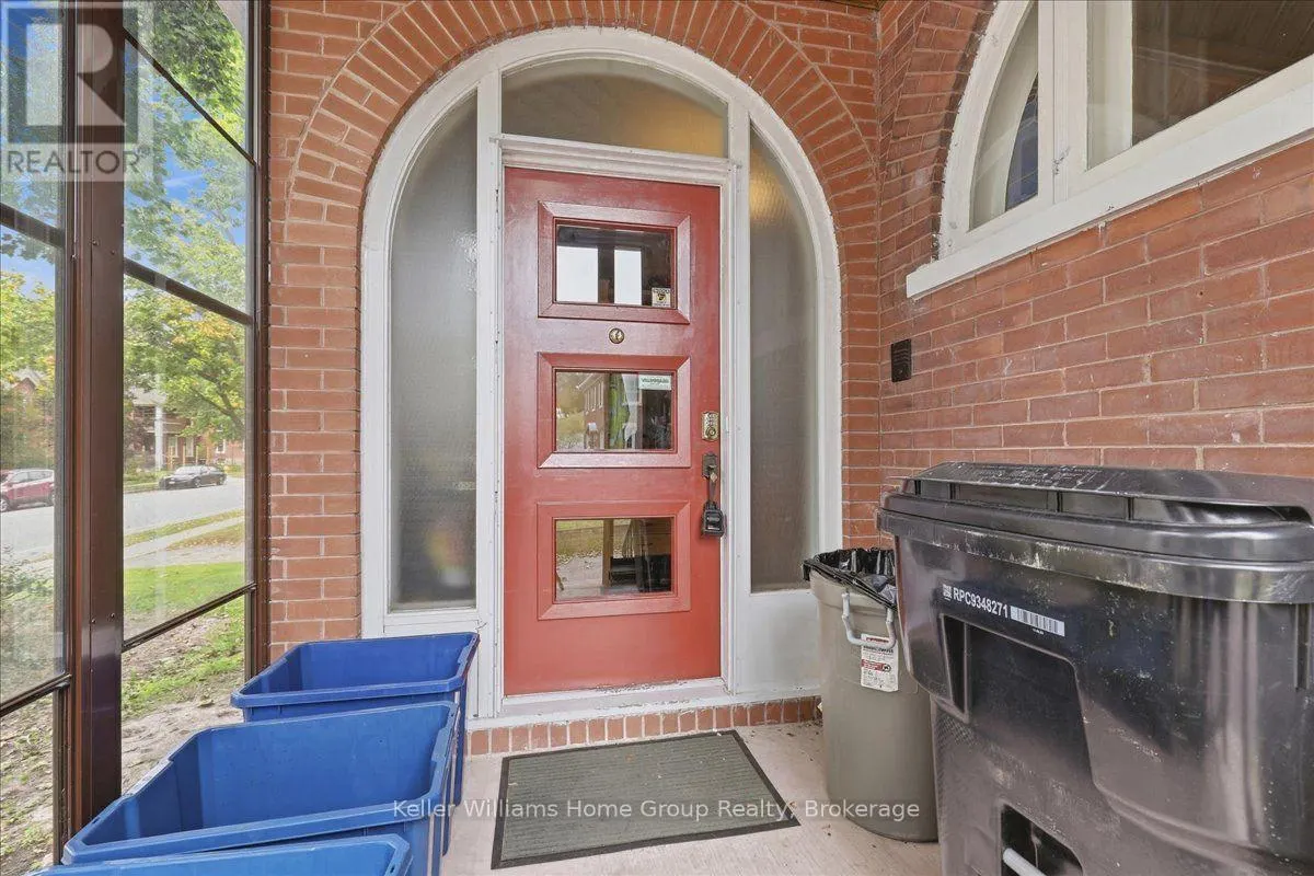 401 LAUREL STREET