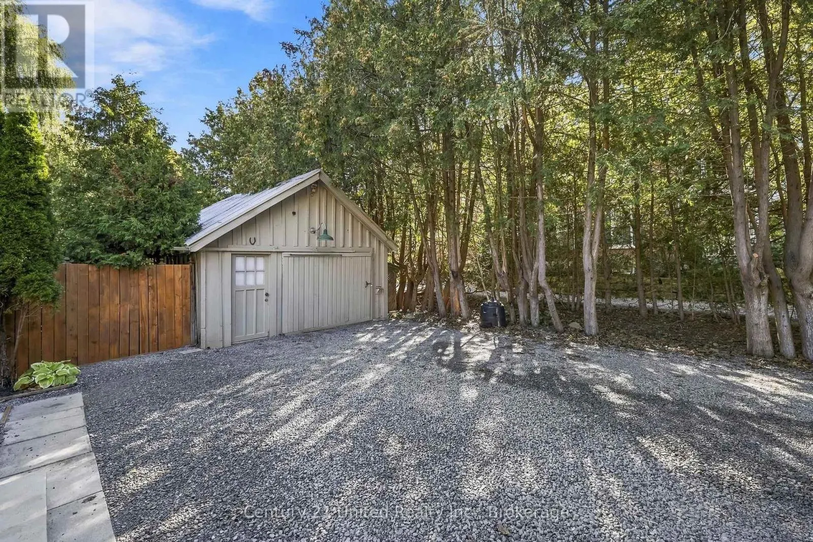 6 GRAVEL ROAD