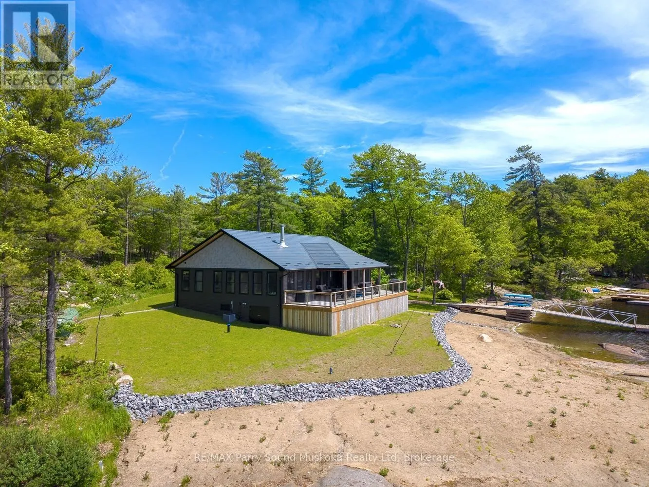 32 A11 ISLAND
