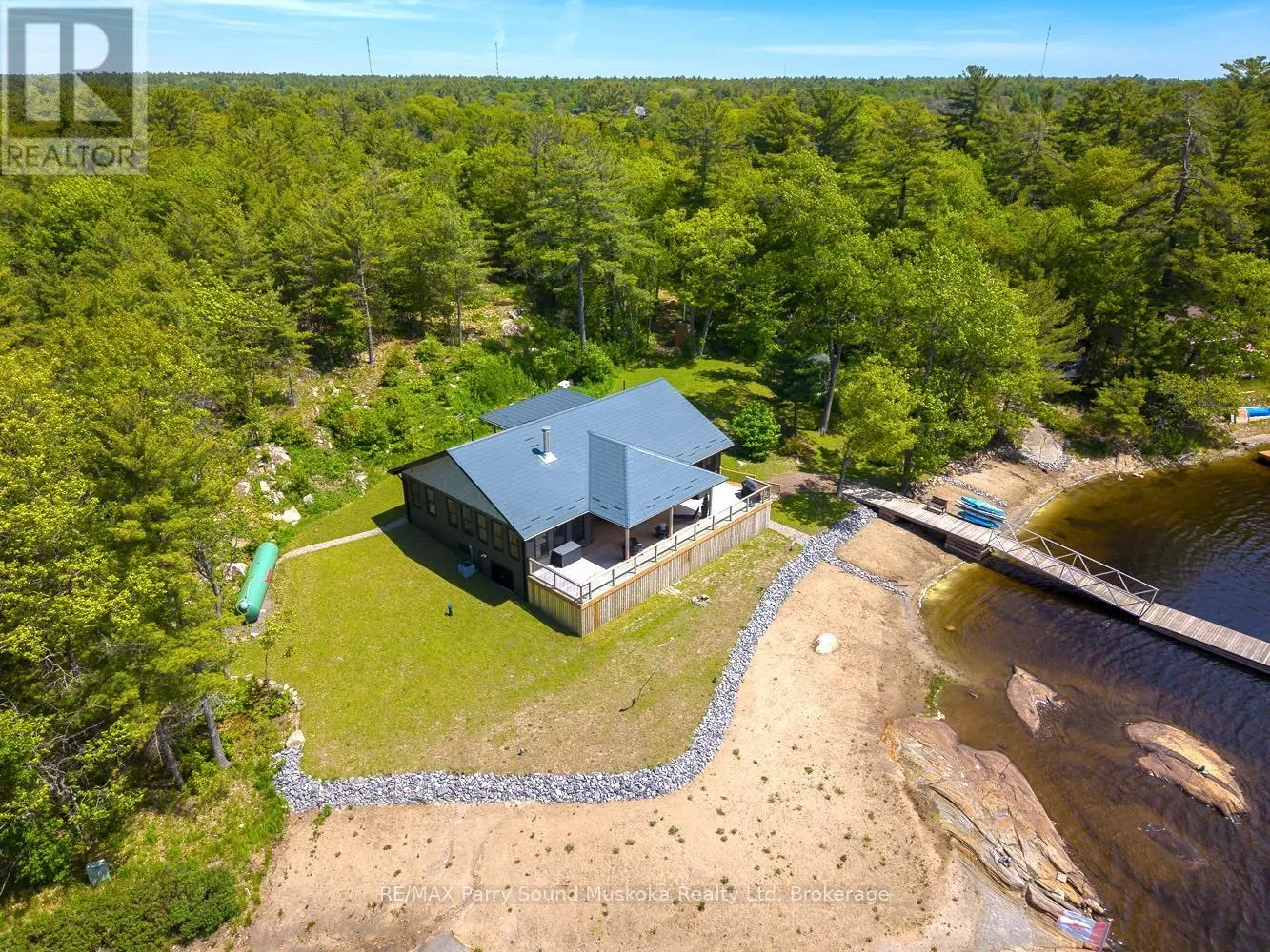 32 A11 ISLAND