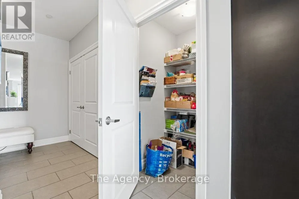 901 - 160 MACDONELL STREET #901