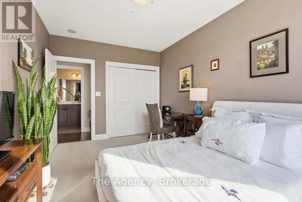 901 - 160 MACDONELL STREET #901