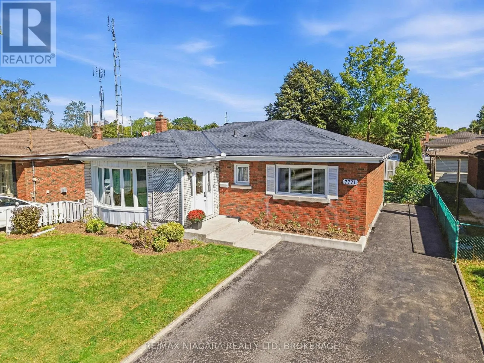 7771 WILSON CRESCENT