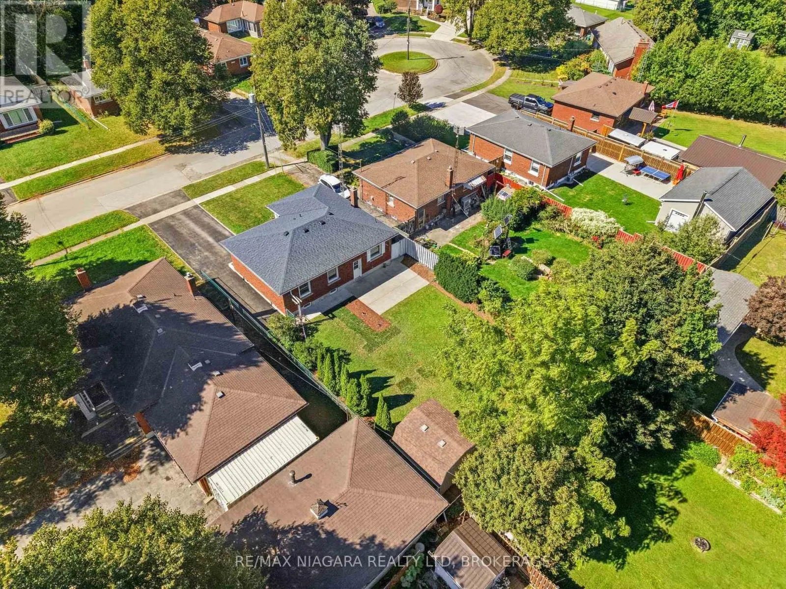 7771 WILSON CRESCENT