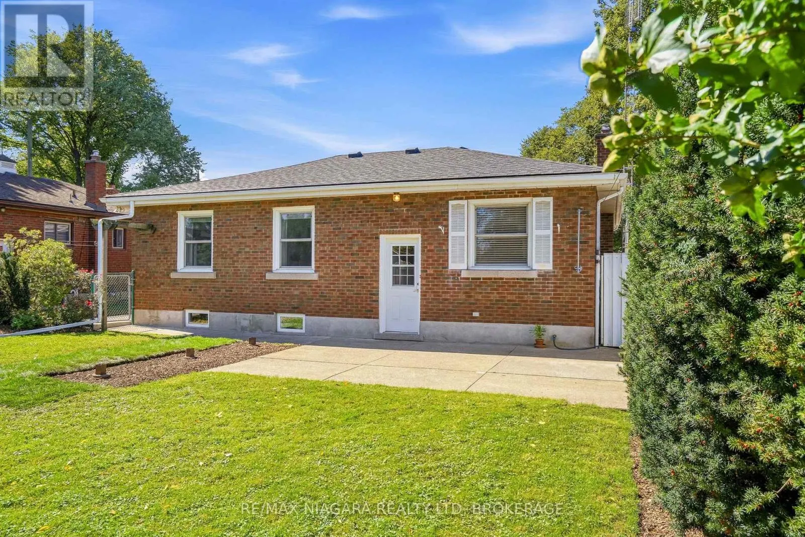 7771 WILSON CRESCENT