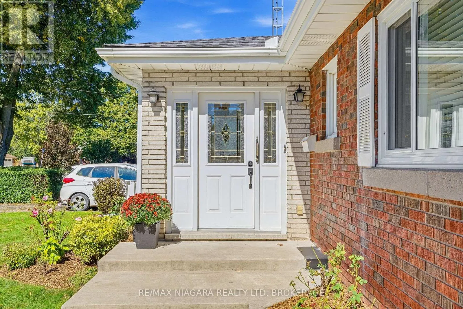 7771 WILSON CRESCENT