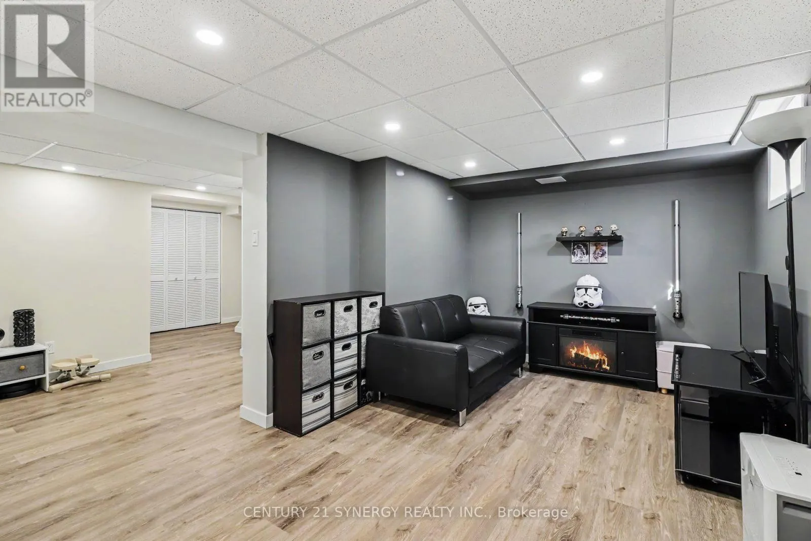 6170 BROOKSIDE LANE