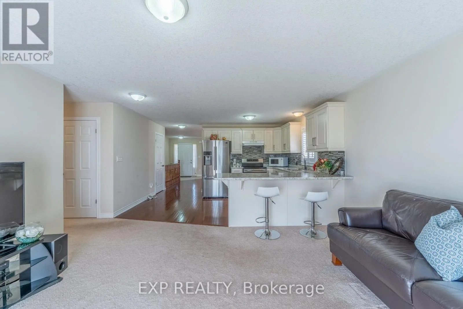 37 HELEN DRIVE E