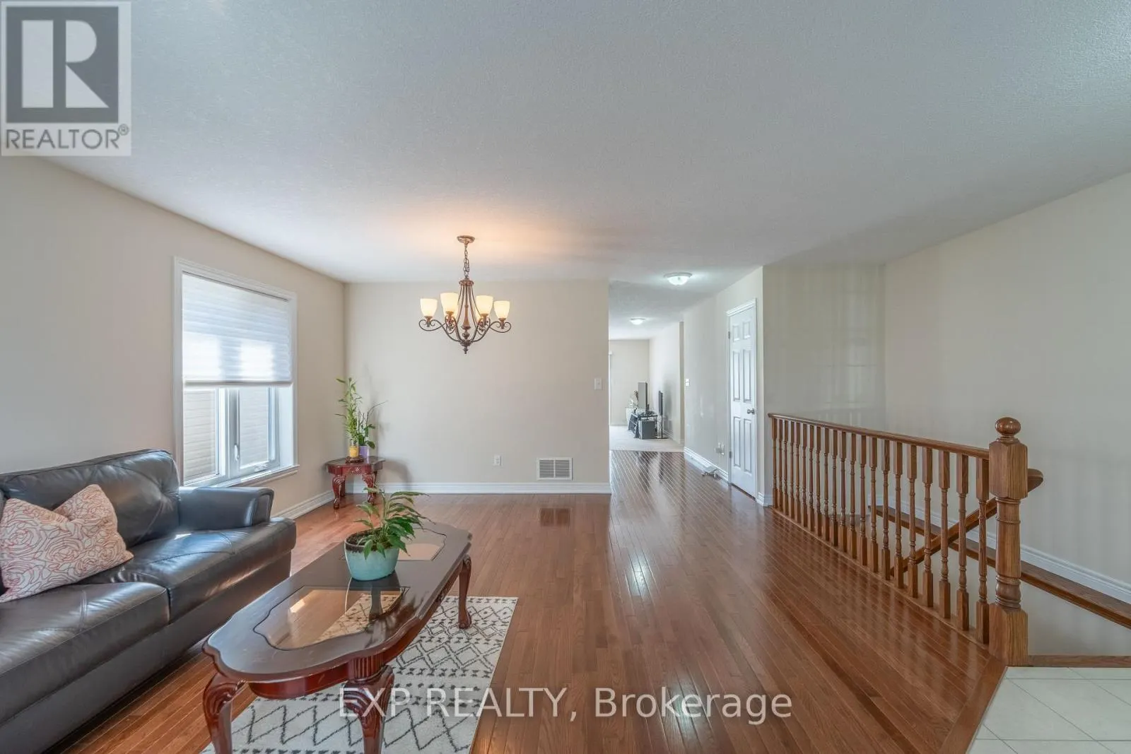 37 HELEN DRIVE E