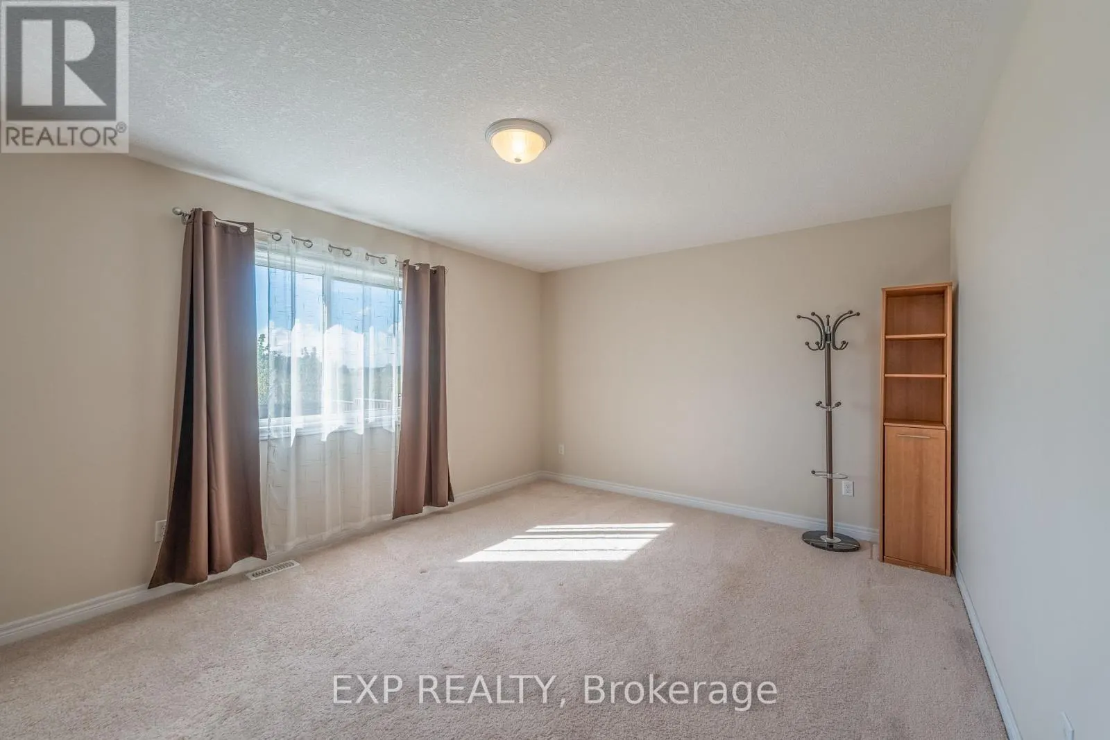 37 HELEN DRIVE E