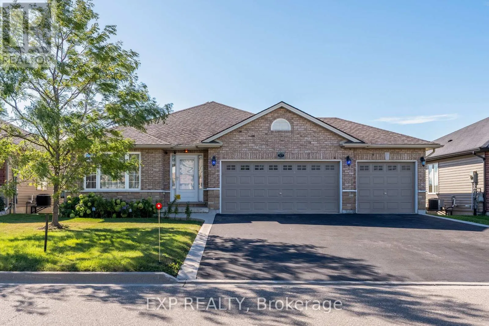 37 HELEN DRIVE E