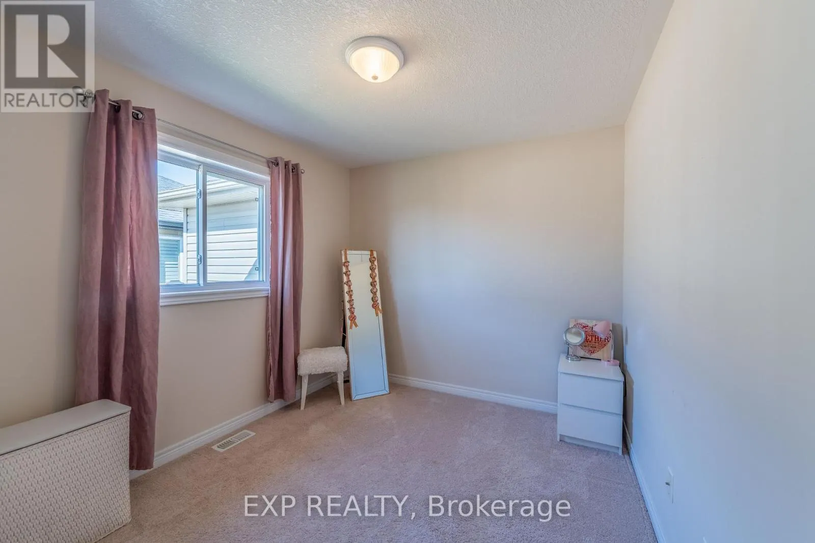 37 HELEN DRIVE E