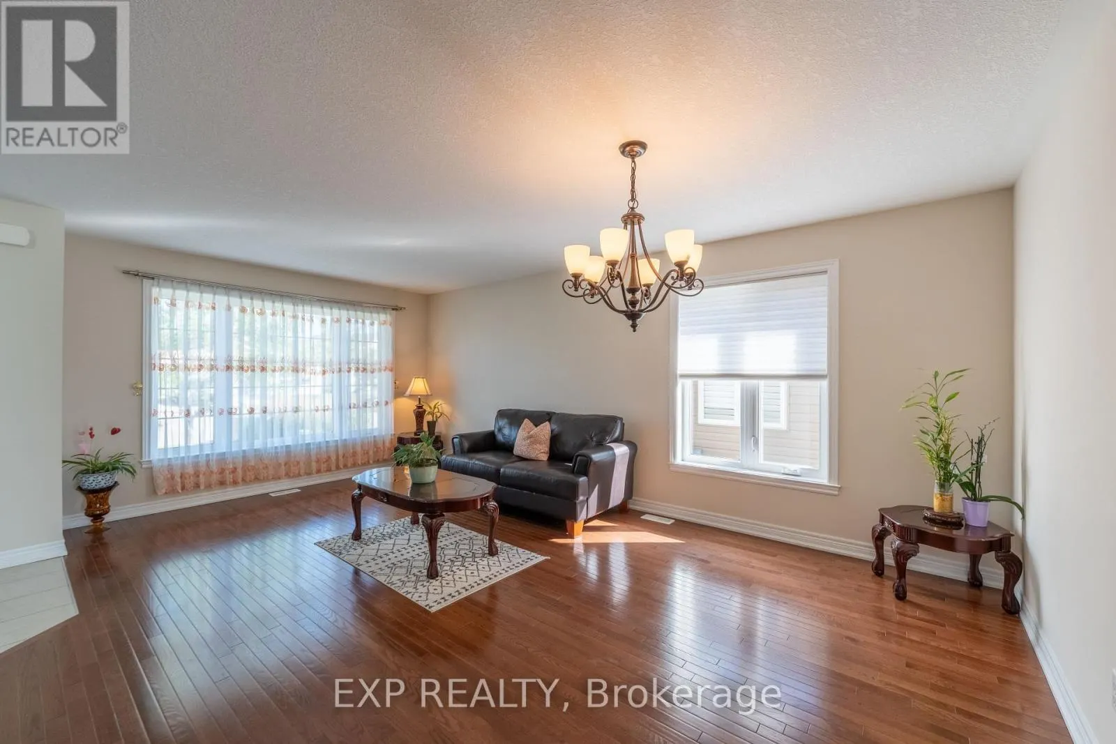 37 HELEN DRIVE E