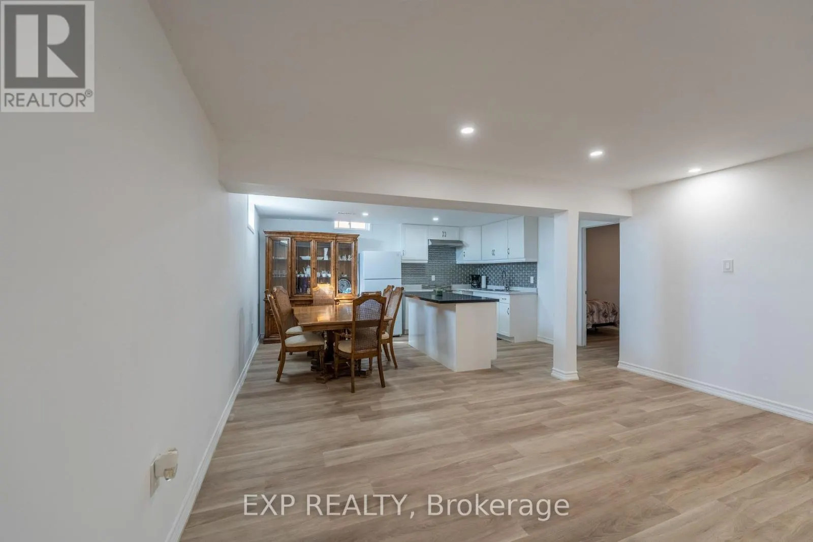 37 HELEN DRIVE E