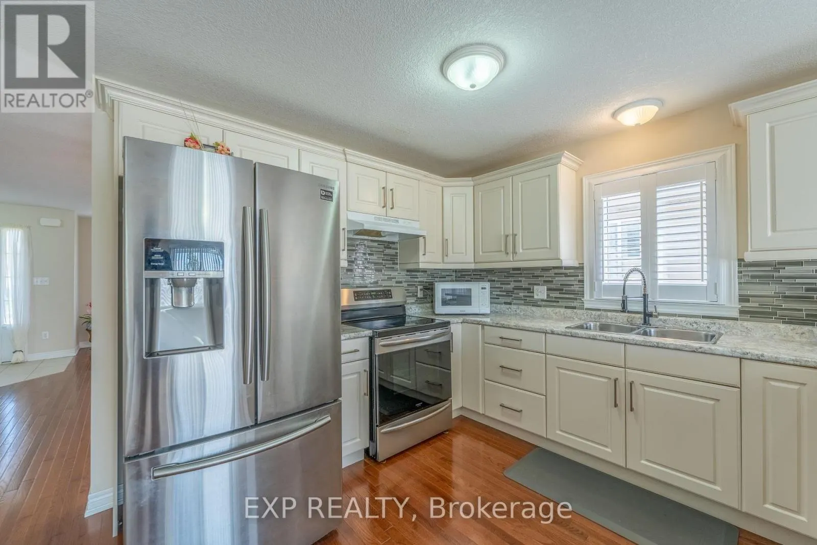 37 HELEN DRIVE E