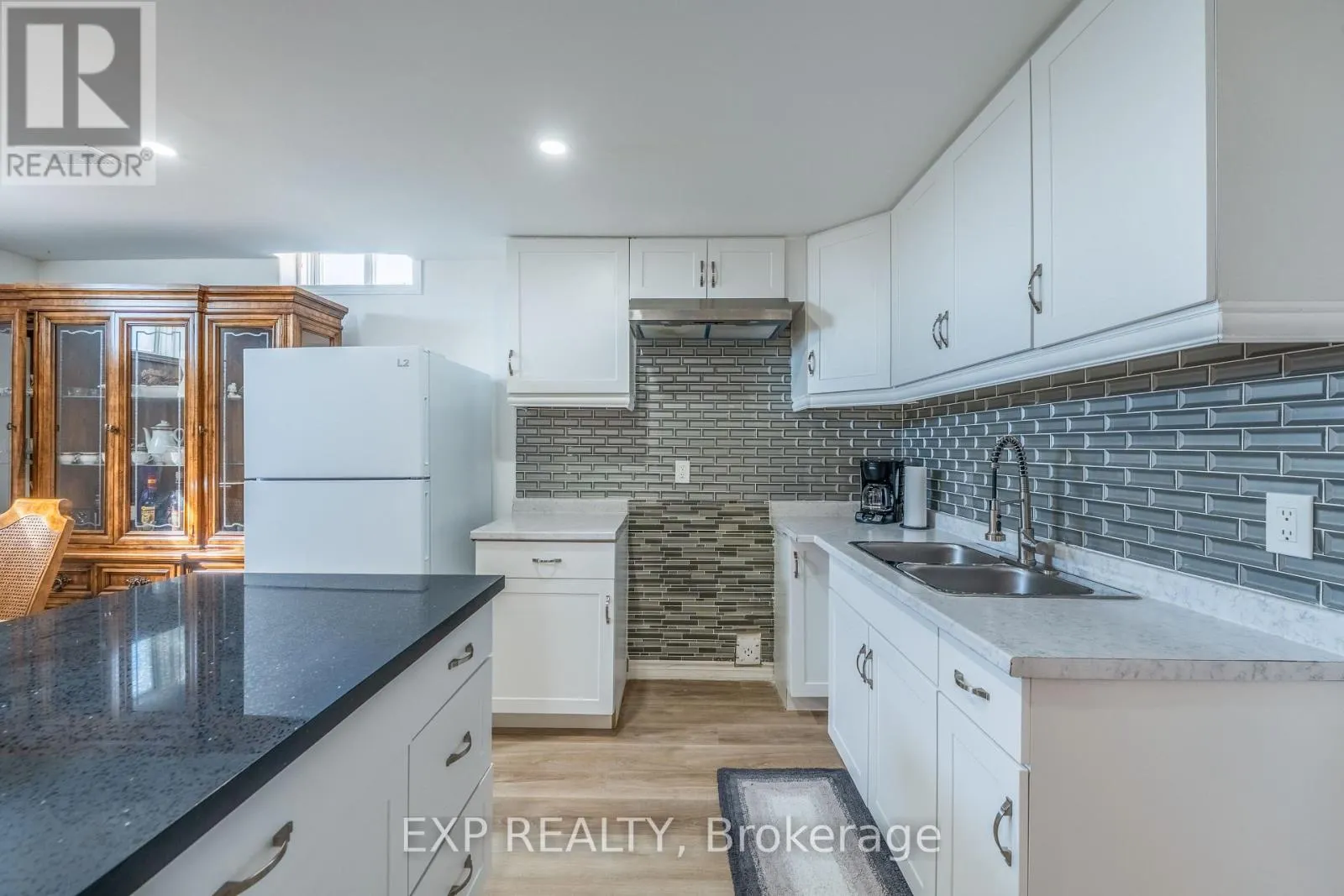 37 HELEN DRIVE E