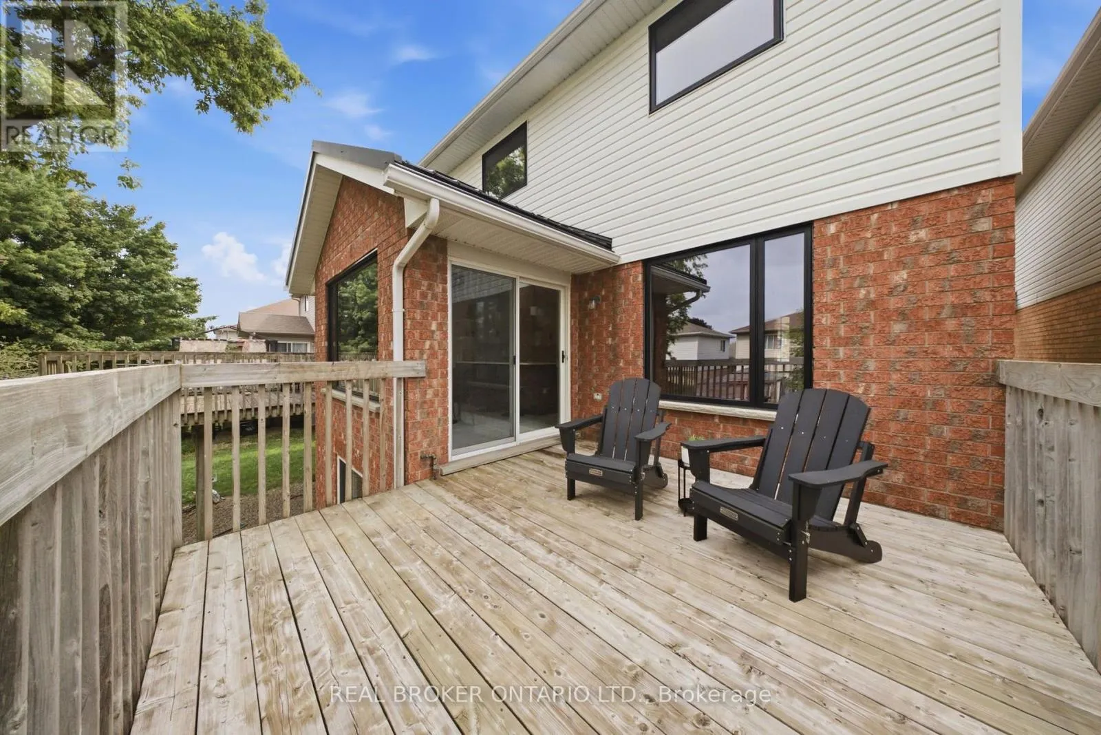 19 BOULDER CRESCENT