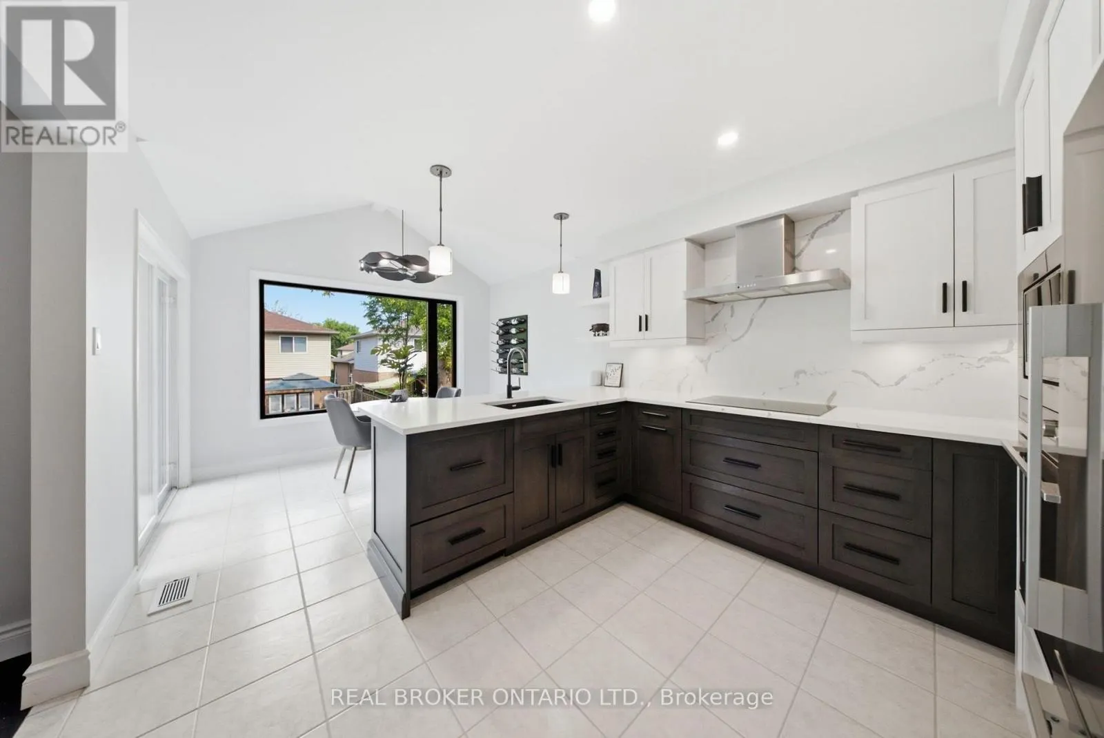19 BOULDER CRESCENT