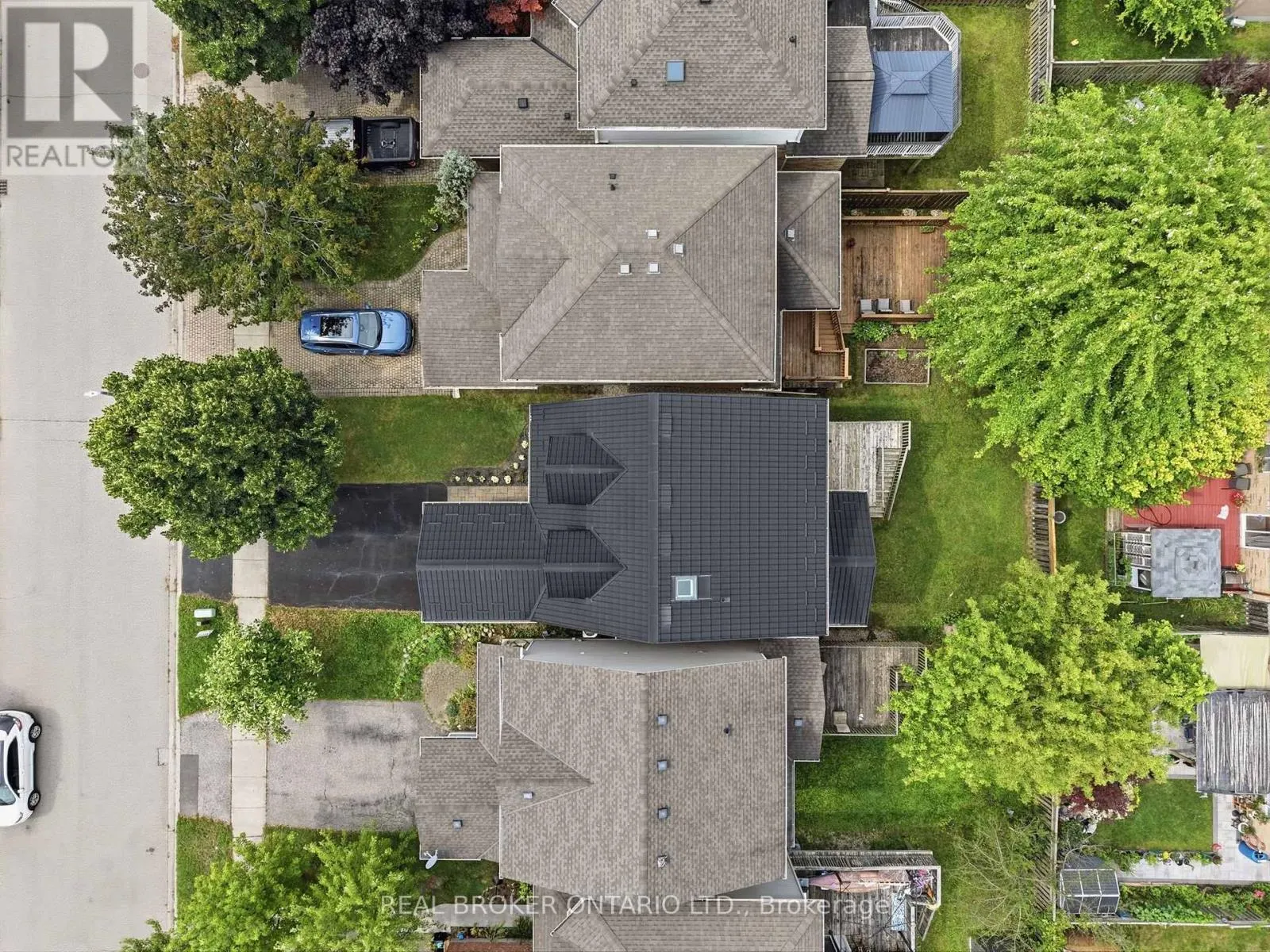 19 BOULDER CRESCENT