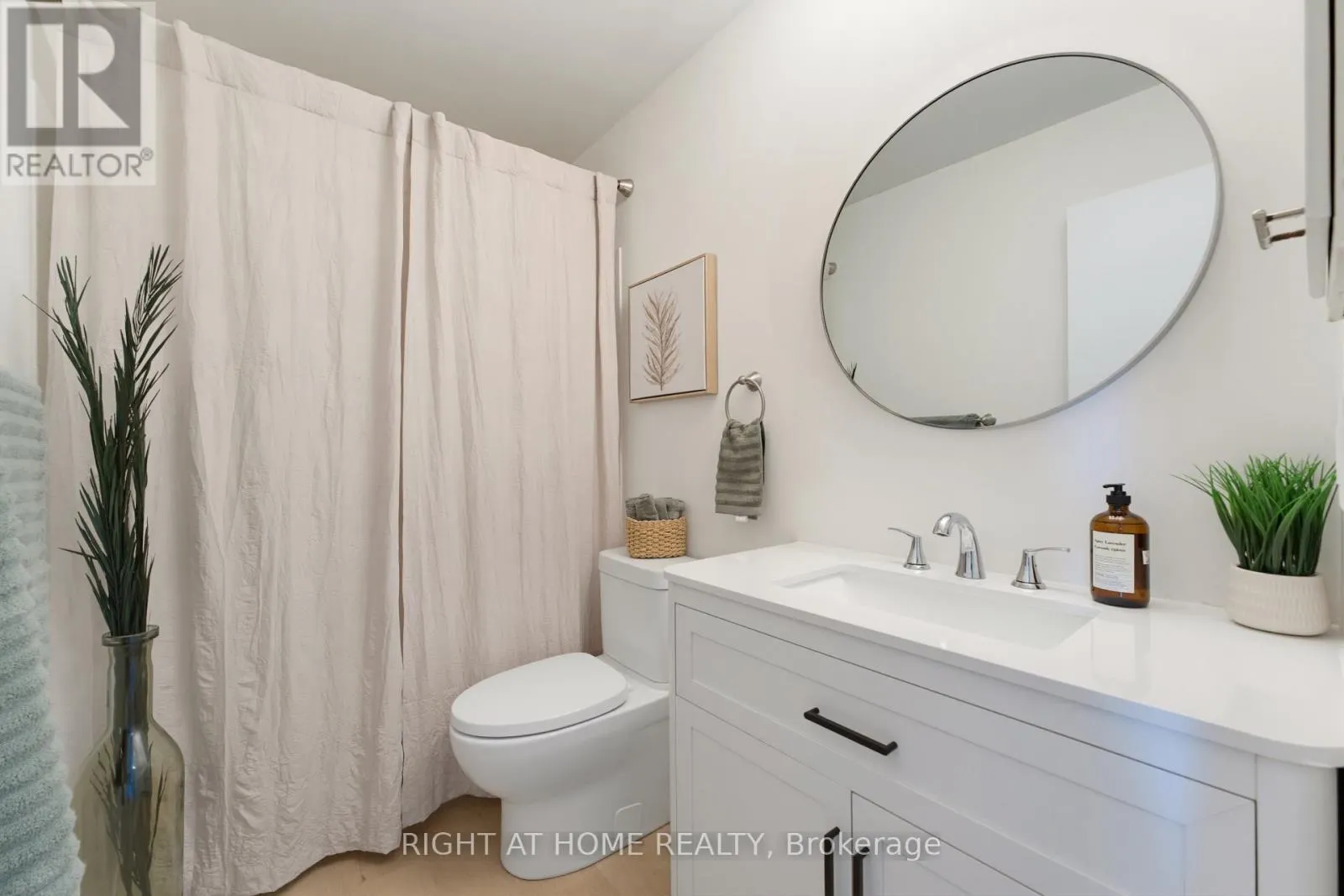 86 - 3400 PAUL ANKA DRIVE