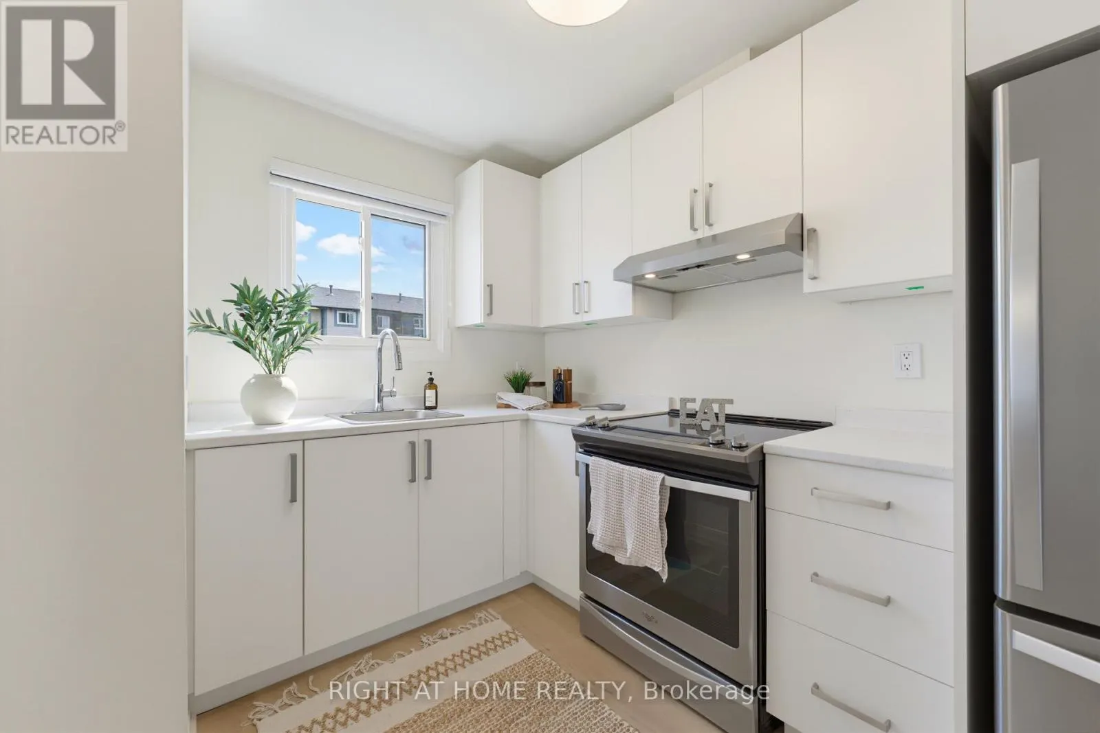 86 - 3400 PAUL ANKA DRIVE