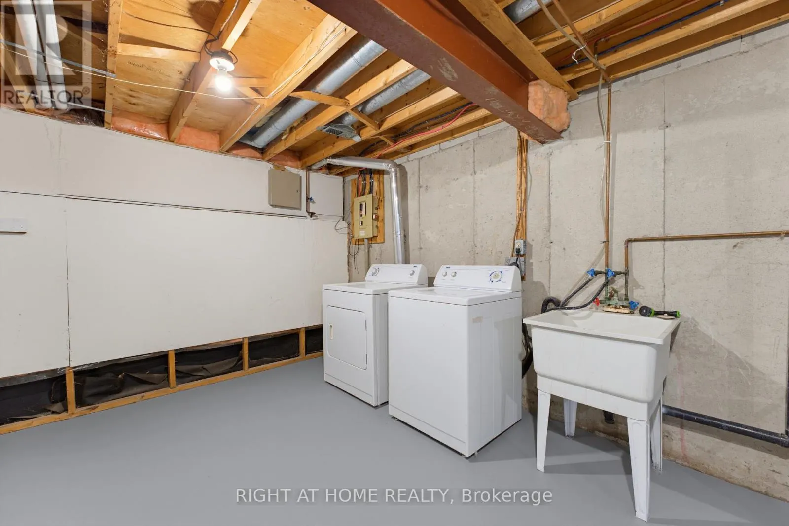 86 - 3400 PAUL ANKA DRIVE