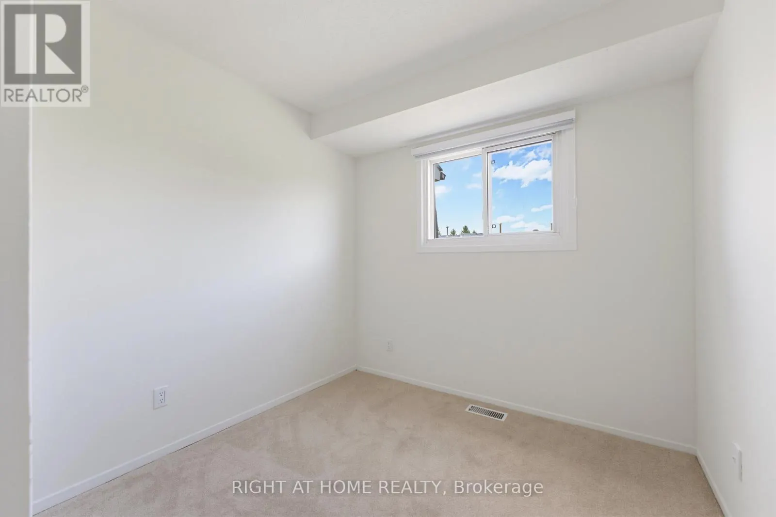 86 - 3400 PAUL ANKA DRIVE