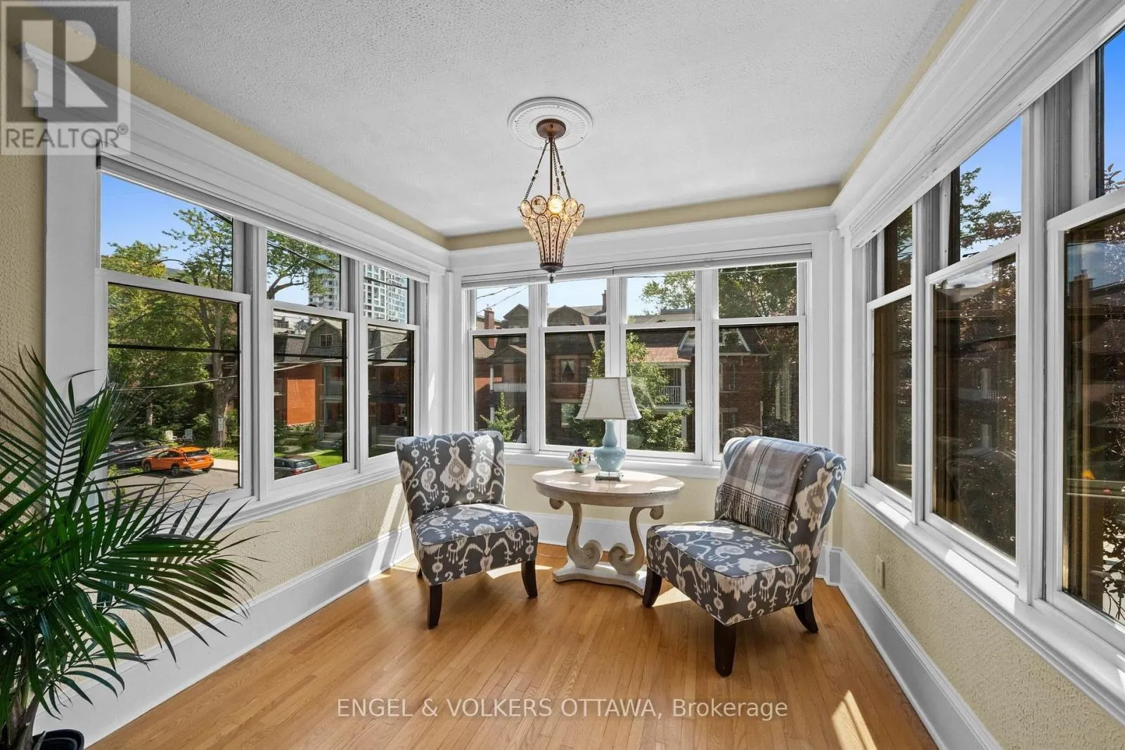 17 OAKLAND AVENUE